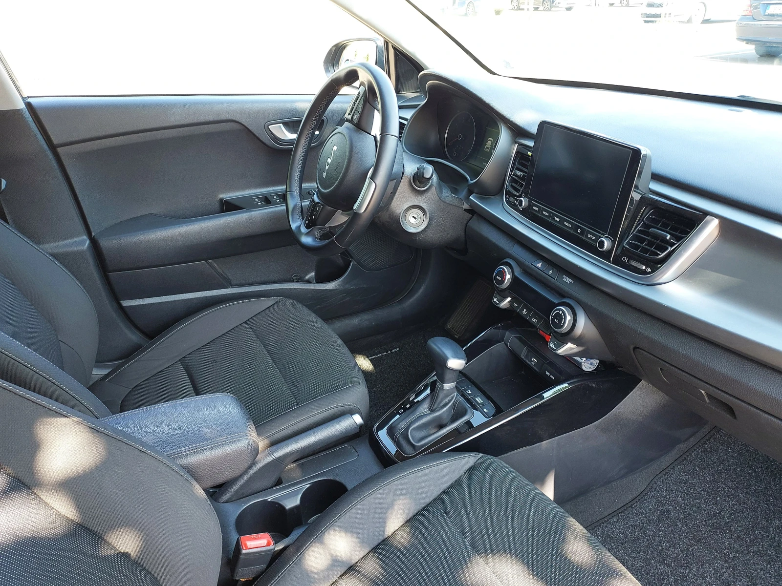 Kia Rio FL 1.0 LX 7AT 5D - изображение 8