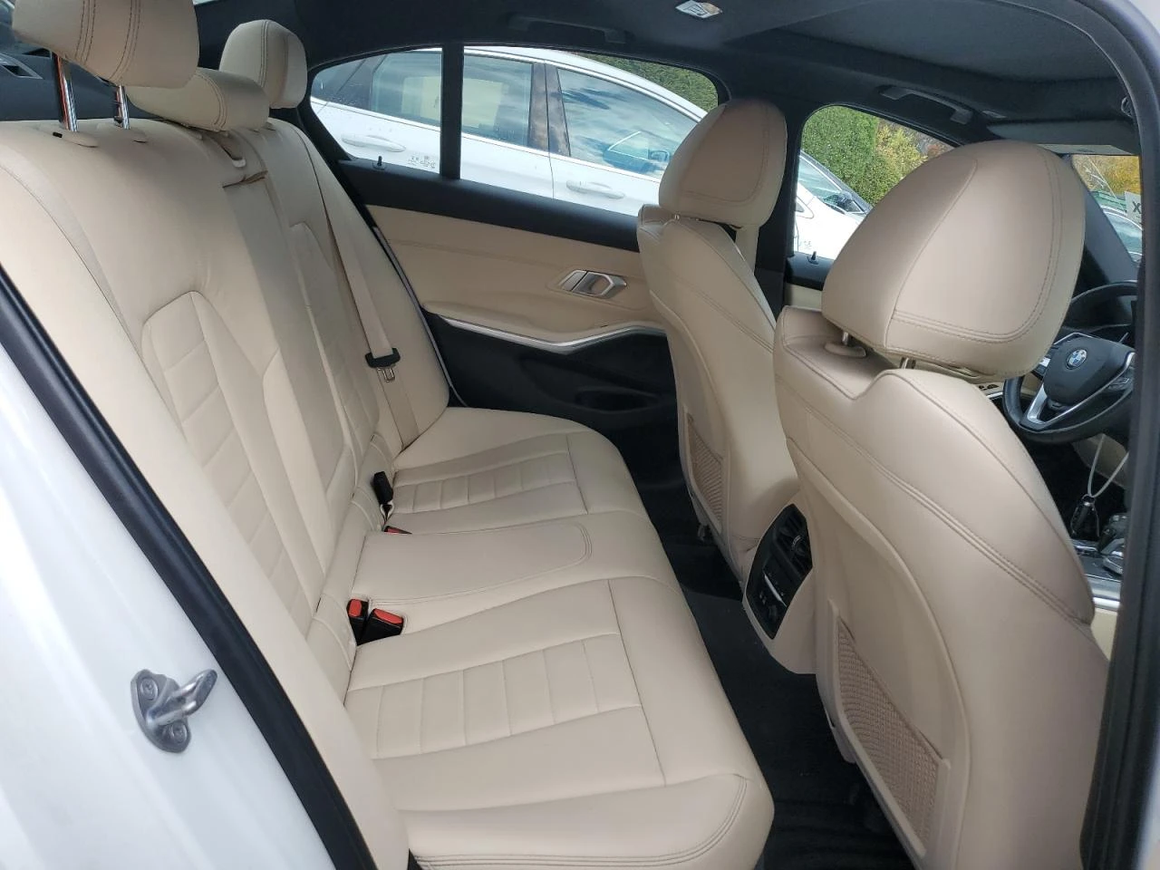 BMW 330 xDrive ПОДГРЕВ* CAM* KEYLESS*  - изображение 10