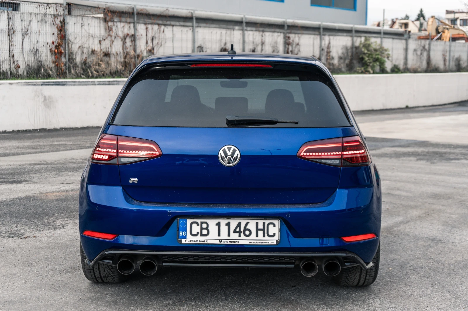VW Golf R MK7.5 PERFORMANCE PACK От Порше София AKRAPOVIC  - изображение 5