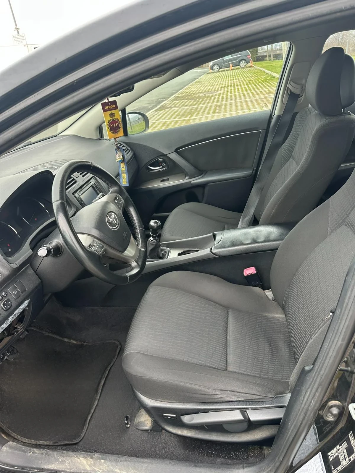 Toyota Avensis 2.2 D4D 150 к.с. - изображение 4