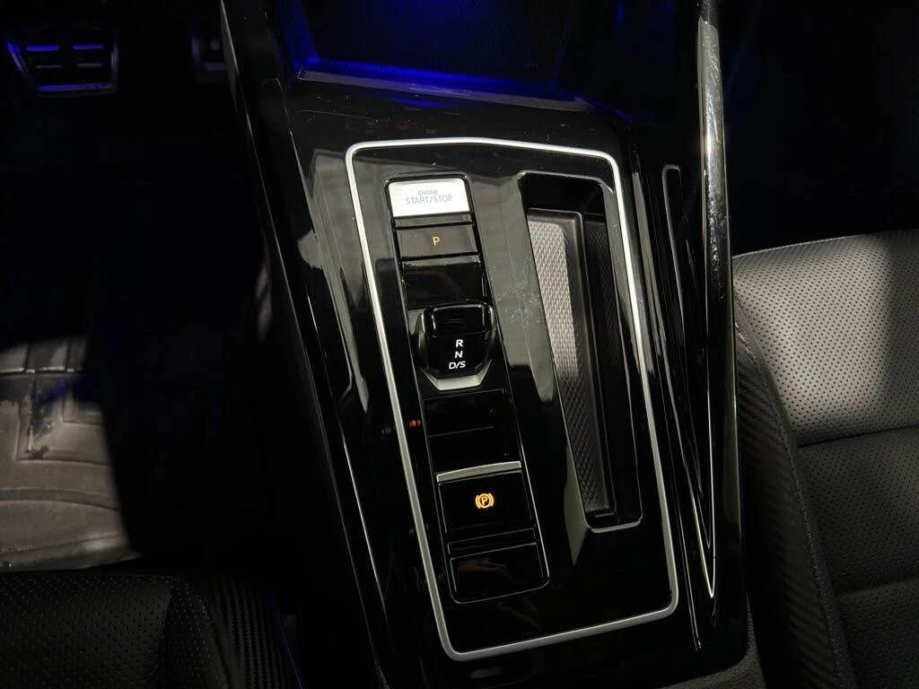 VW Golf R 20thAnniversary* Edition* АвтоКредит* (ЦЕНА ДО Б, снимка 16 - Автомобили и джипове - 54005263