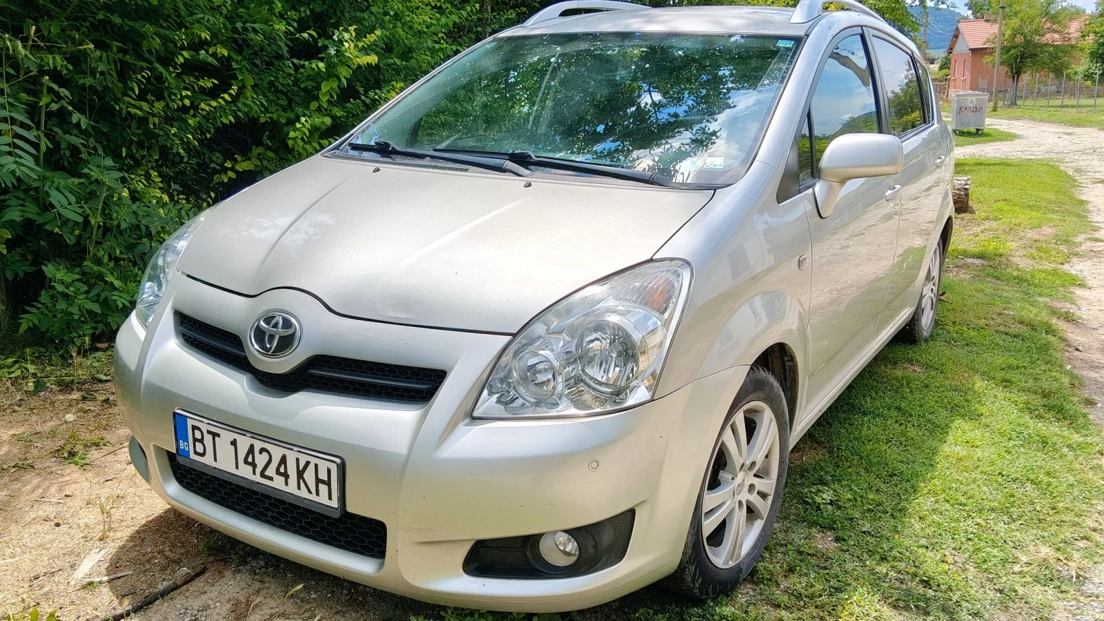 Toyota Corolla verso 2.2 D4D, снимка 7 - Автомобили и джипове - 55099468
