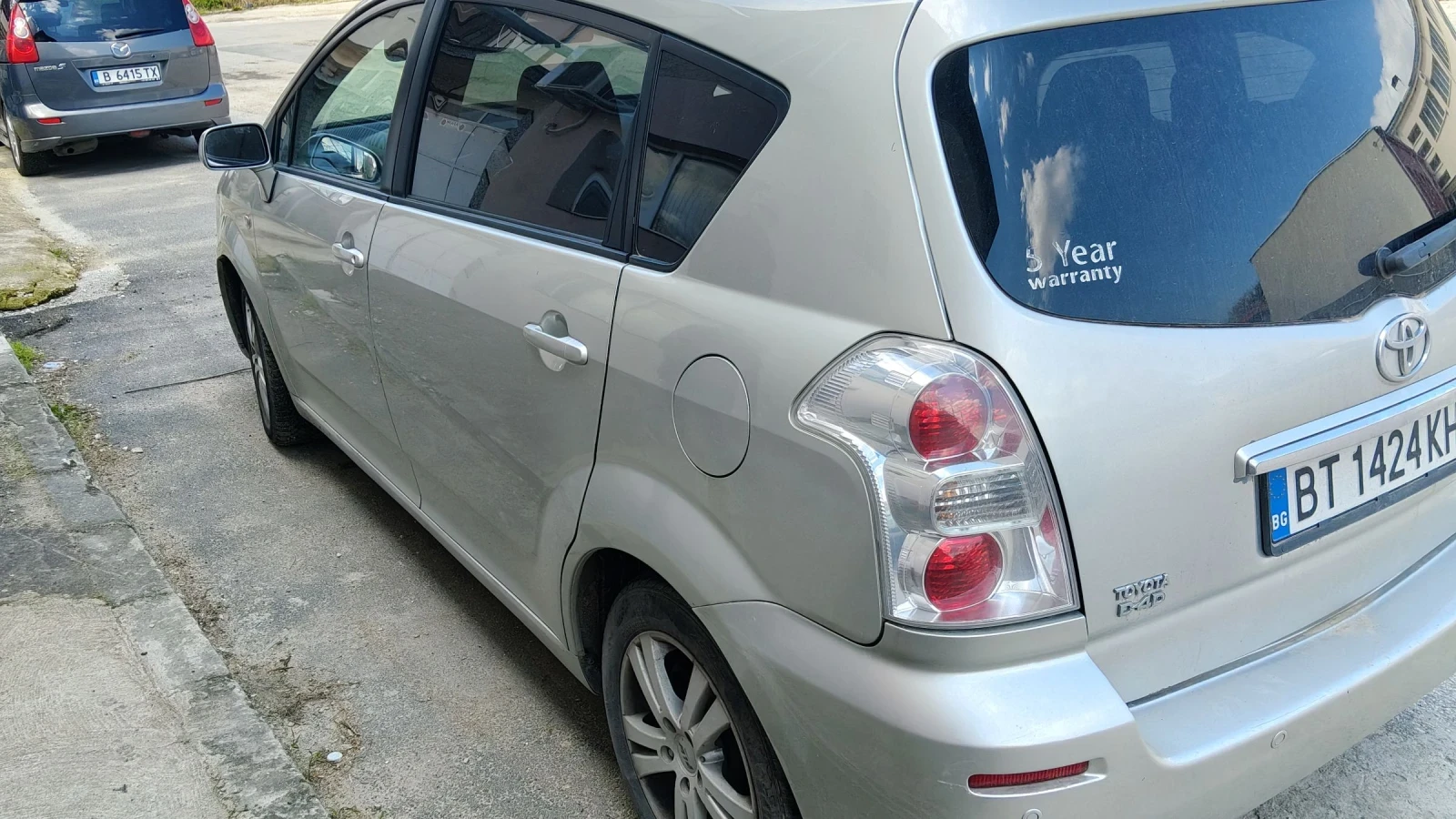 Toyota Corolla verso 2.2 D4D, снимка 5 - Автомобили и джипове - 54244698