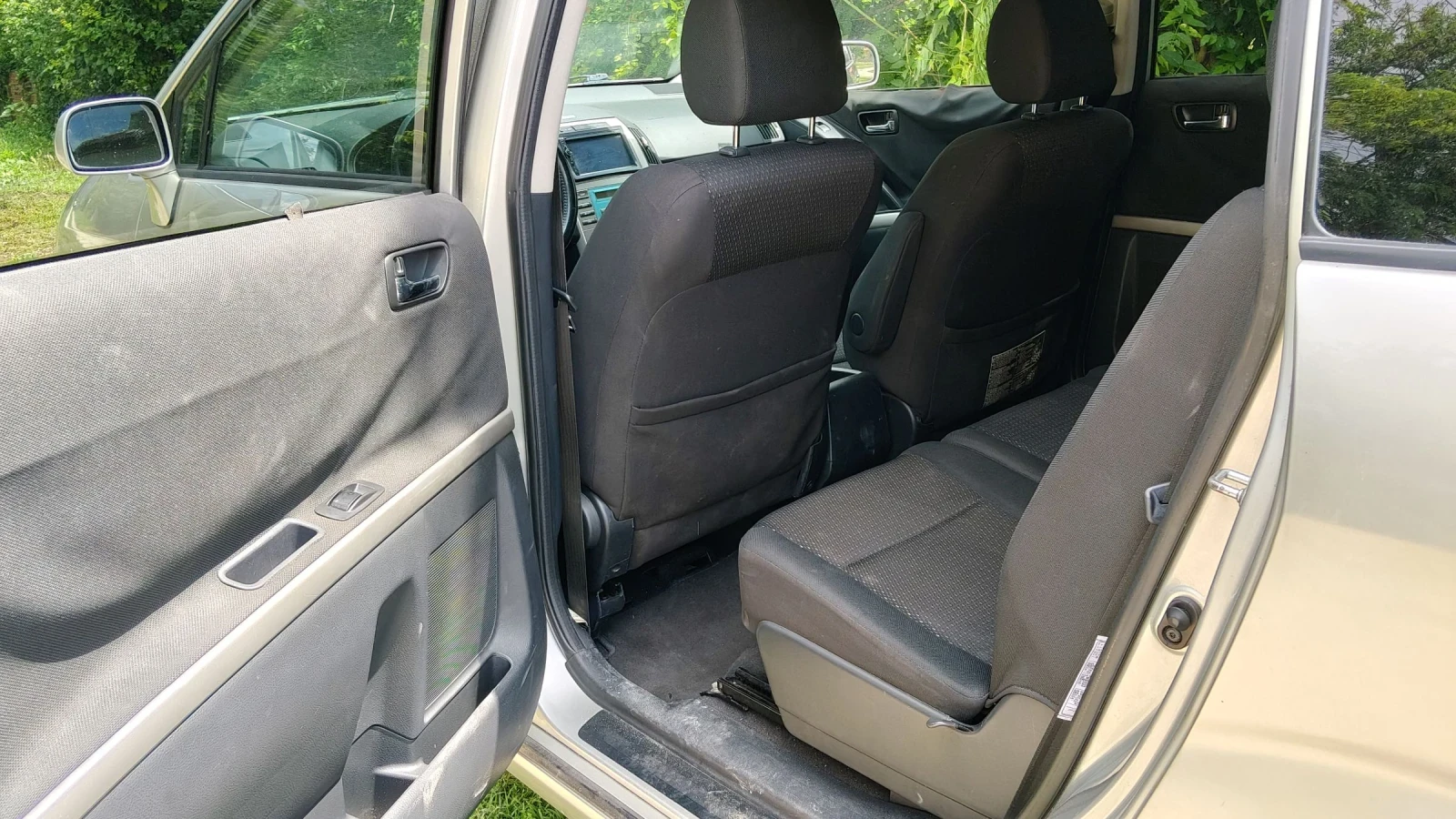 Toyota Corolla verso 2.2 D4D, снимка 12 - Автомобили и джипове - 55099468