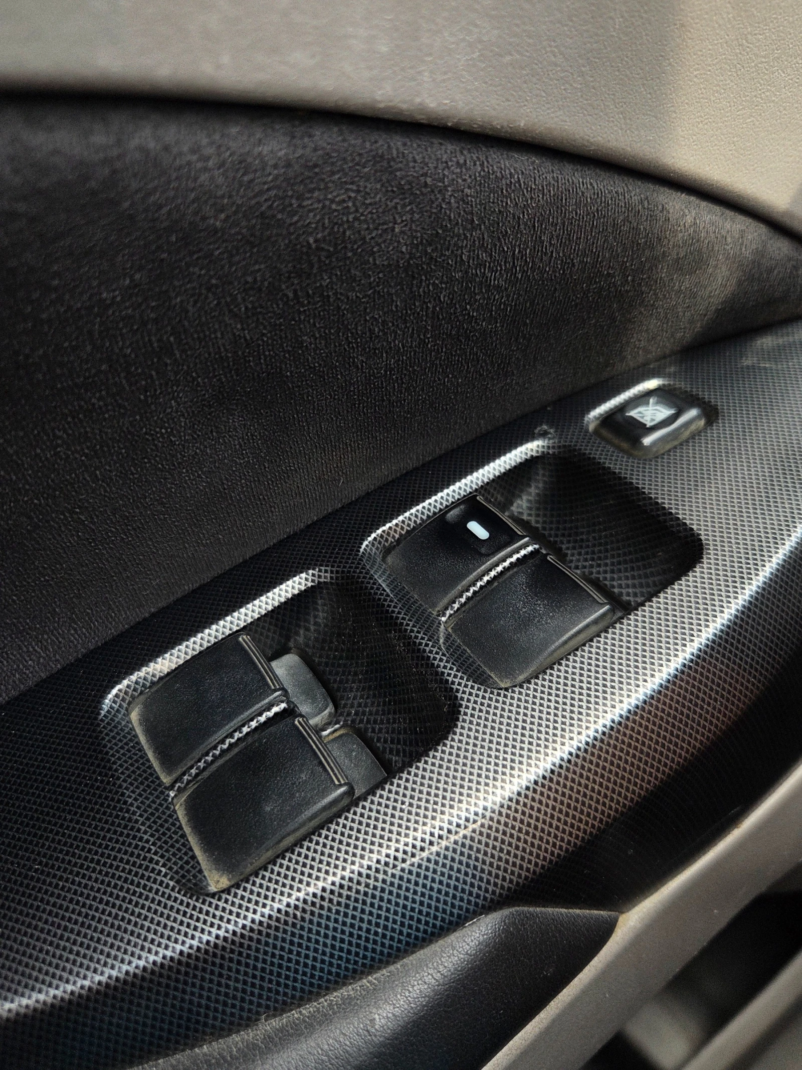 Mitsubishi Grandis 2.0Di-D 7 местна* Intense* , снимка 12 - Автомобили и джипове - 54509246