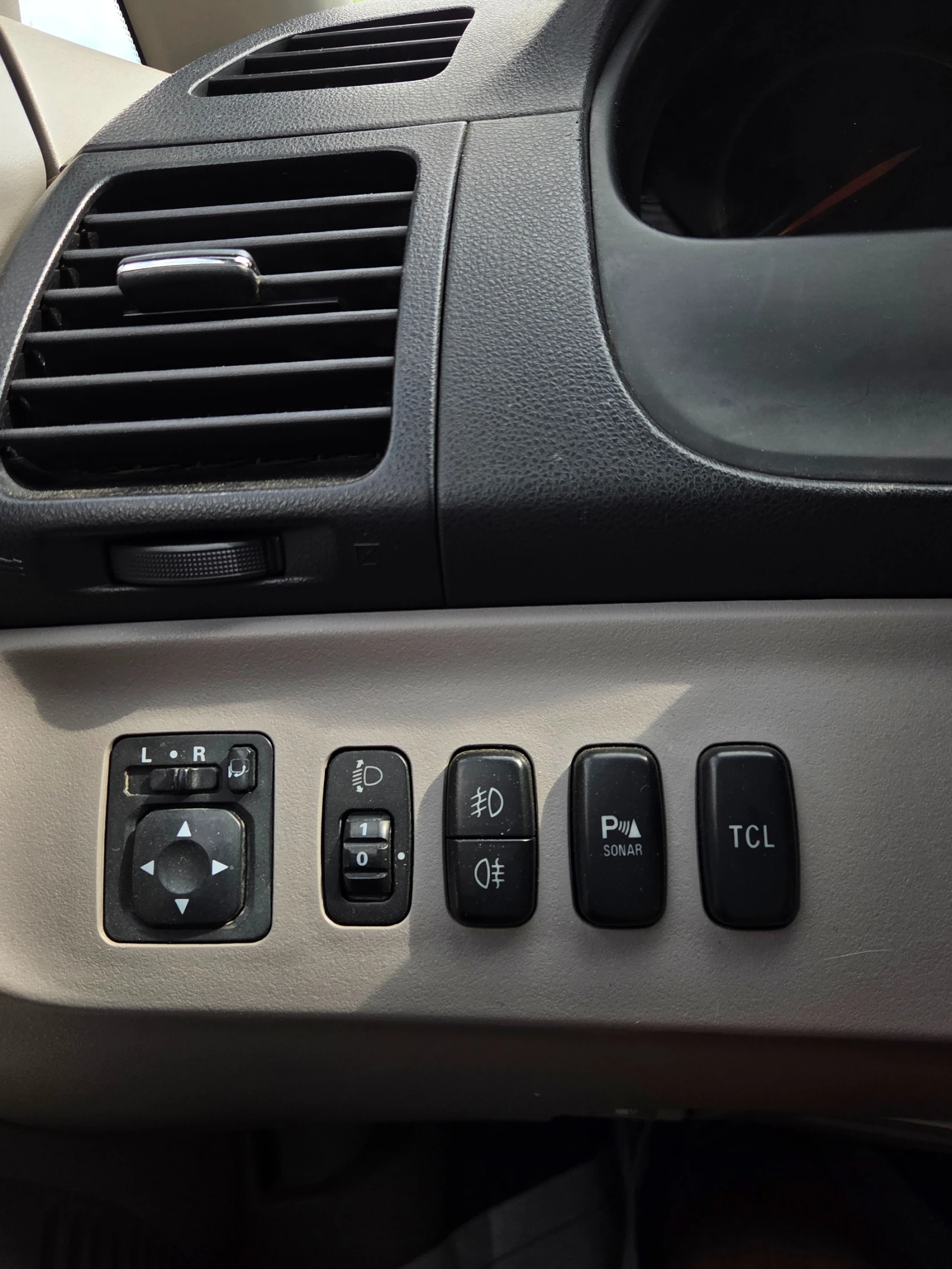 Mitsubishi Grandis 2.0Di-D 7 местна* Intense* , снимка 11 - Автомобили и джипове - 54509246