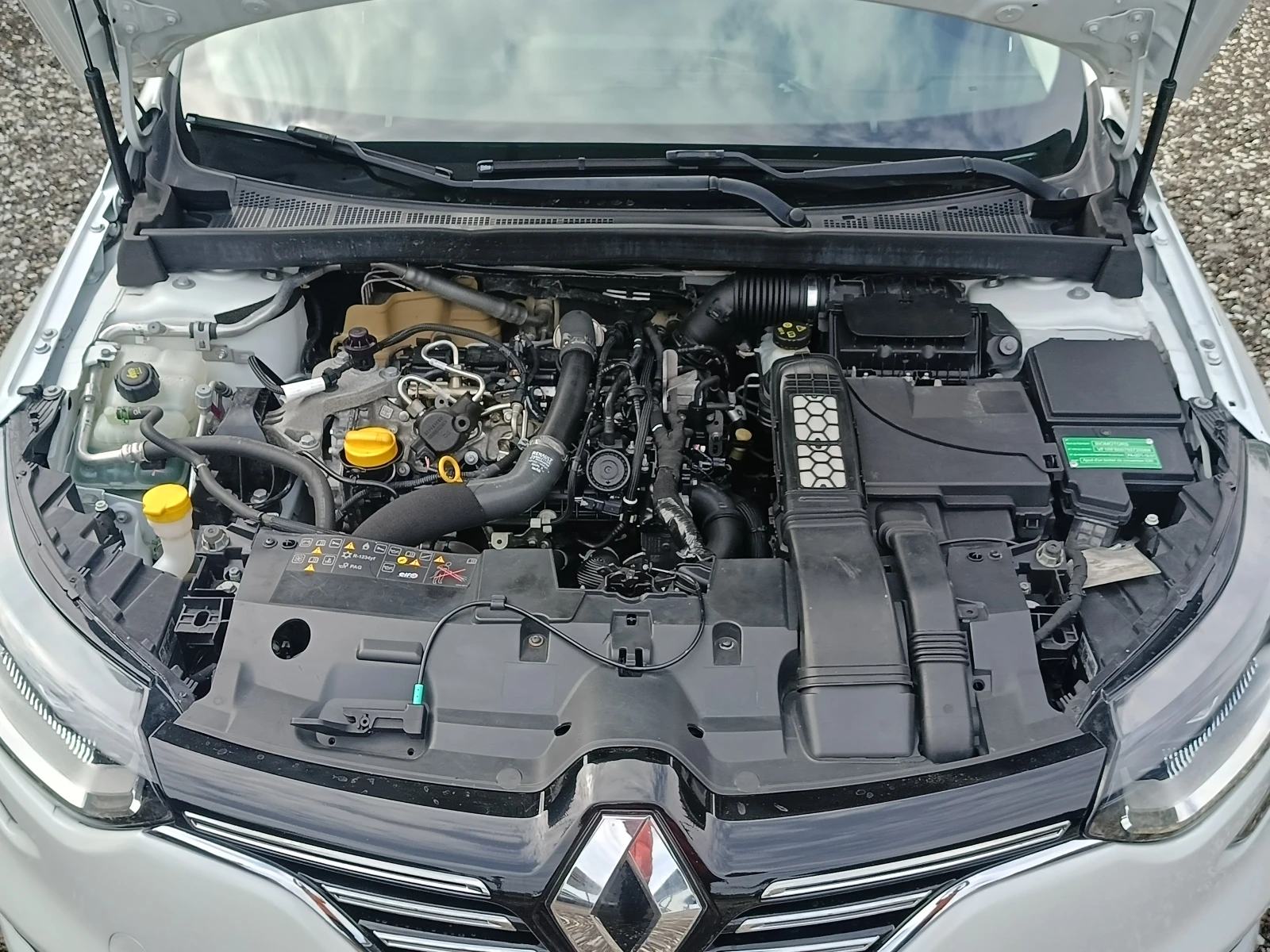 Renault Megane 1.3i Автоматик, снимка 16 - Автомобили и джипове - 54633519