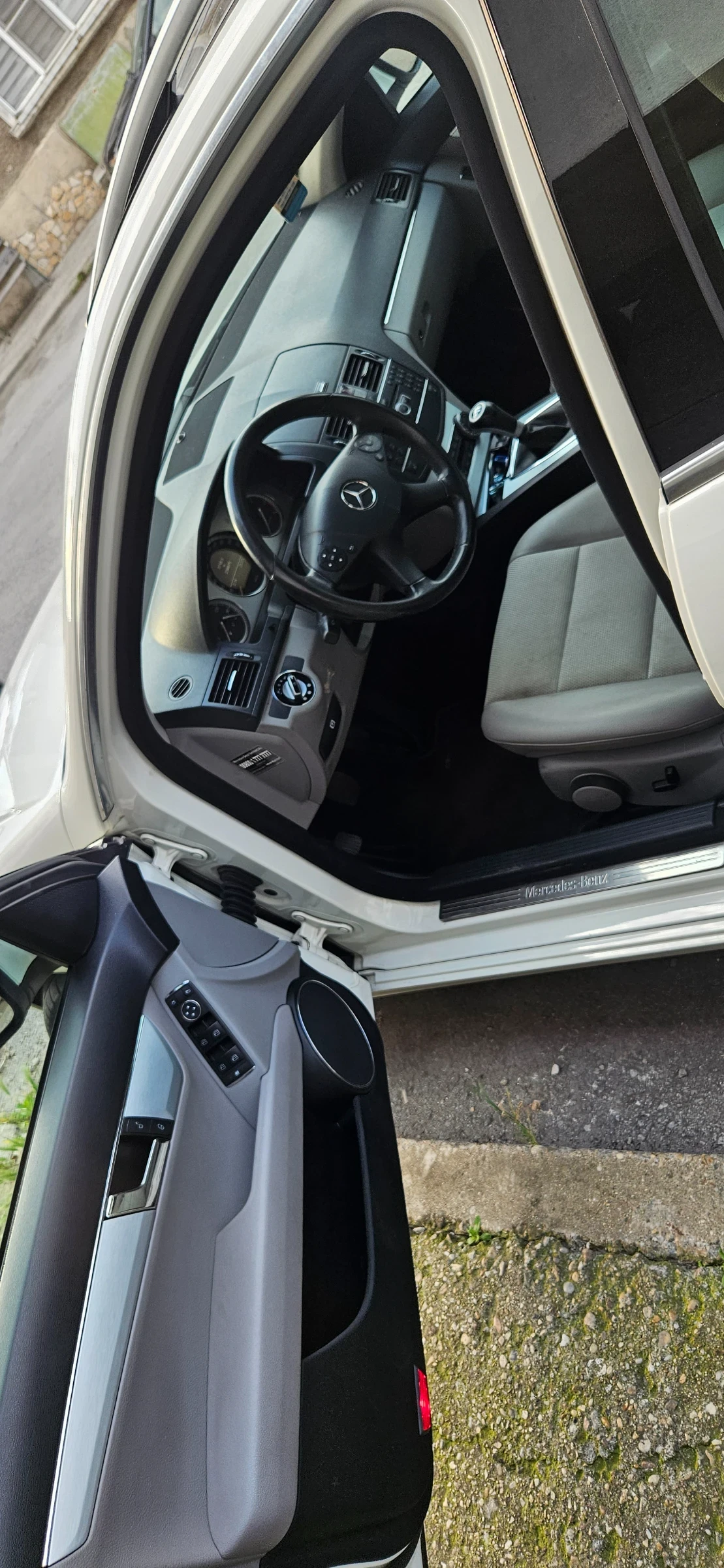 Mercedes-Benz C 320, снимка 4 - Автомобили и джипове - 54814936
