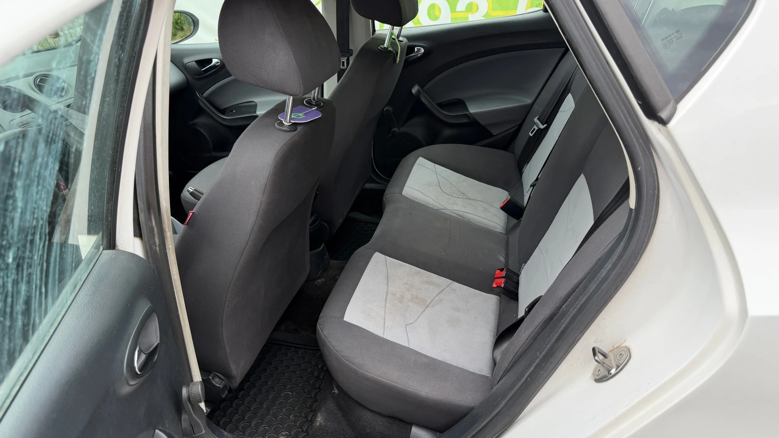 Seat Ibiza 1.4 i 16V, снимка 9 - Автомобили и джипове - 55184602