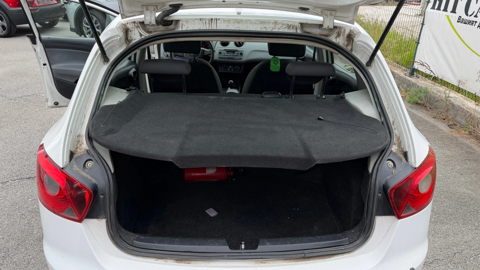 Seat Ibiza 1.4 i 16V, снимка 10 - Автомобили и джипове - 55184602