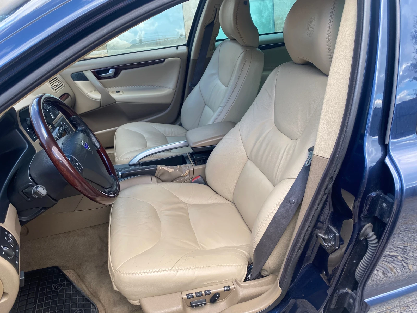 Volvo Xc70, снимка 11 - Автомобили и джипове - 55224445