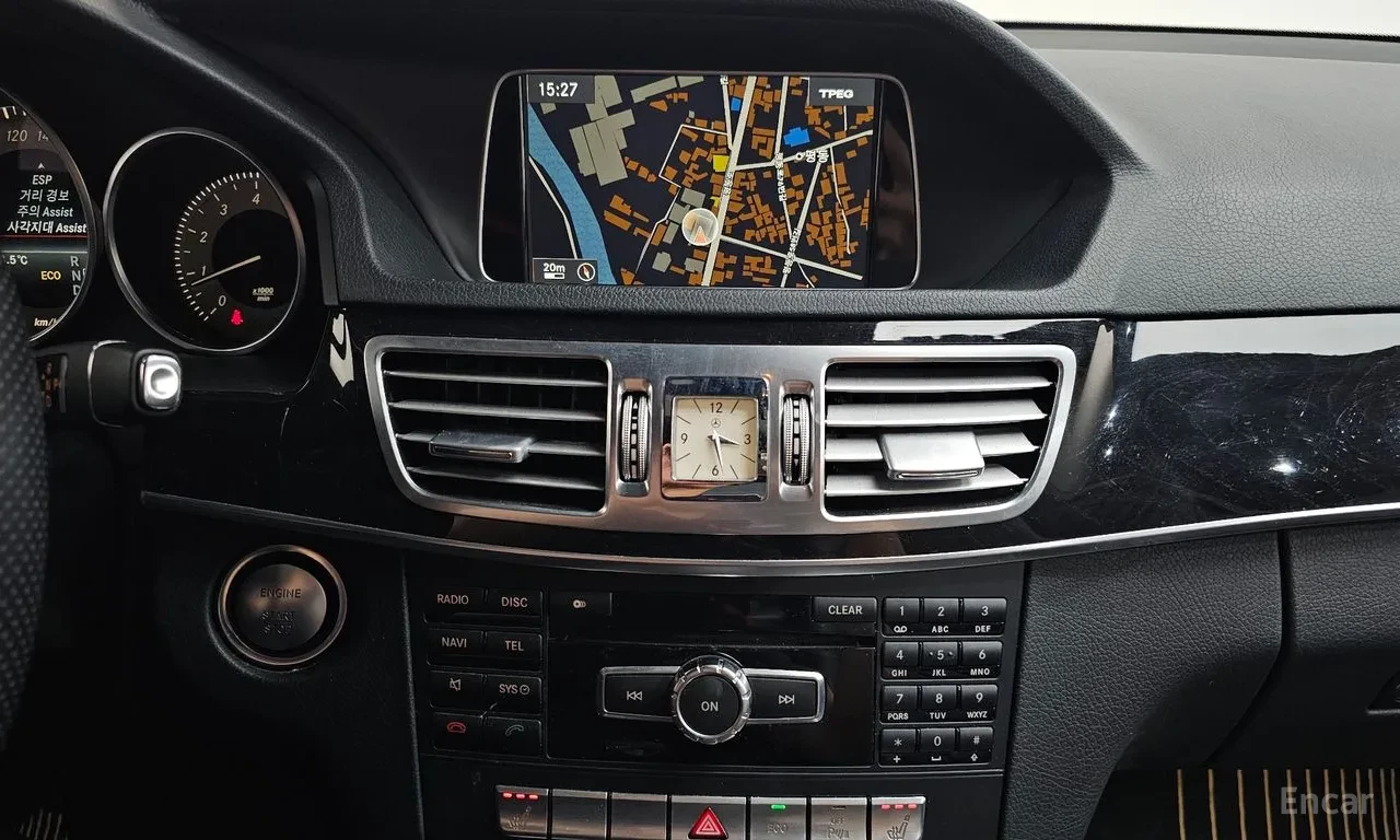 Mercedes-Benz E 300 4MATIC , снимка 9 - Автомобили и джипове - 55475895