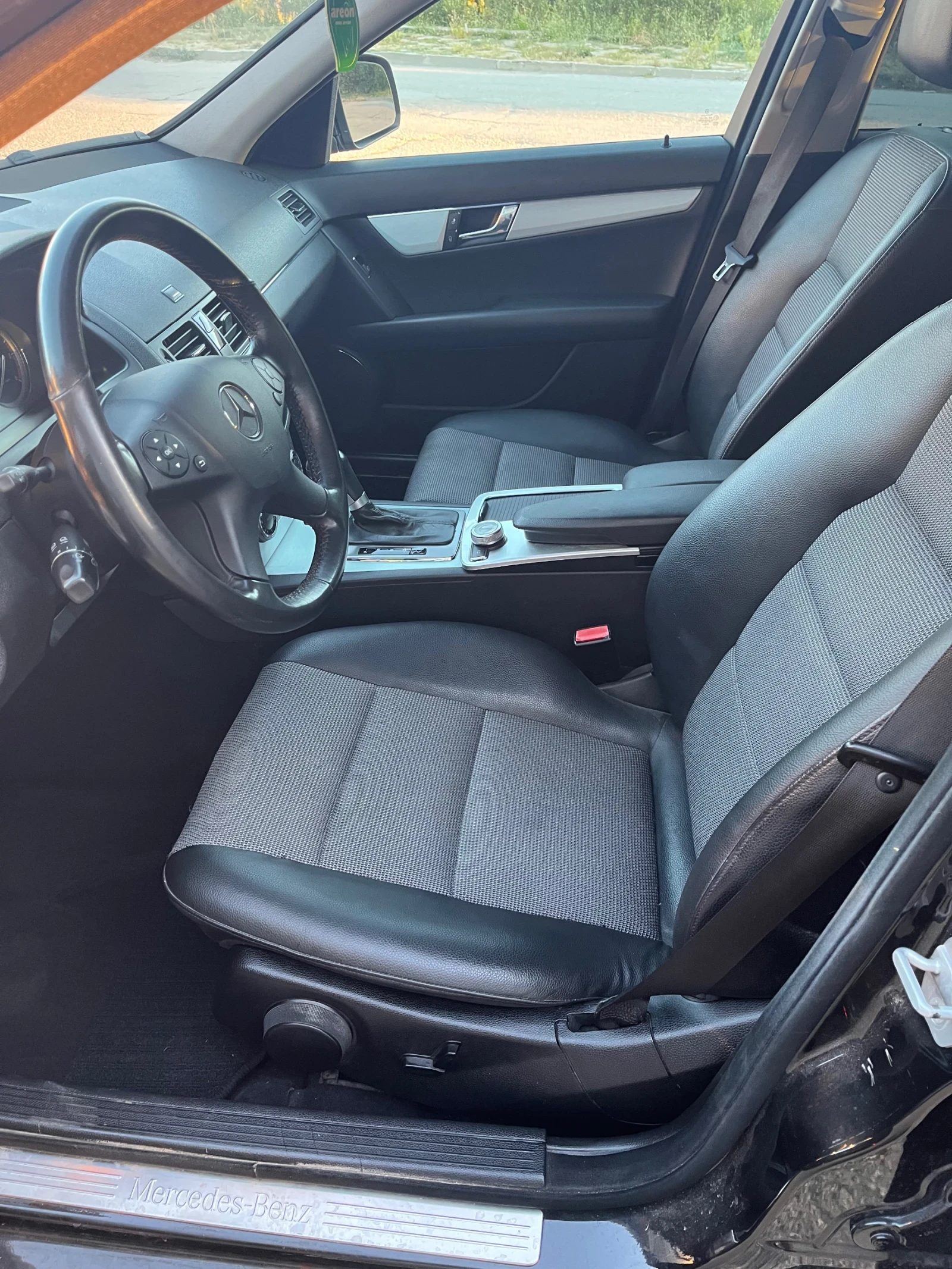 Mercedes-Benz C 220 CDI, снимка 12 - Автомобили и джипове - 56015530