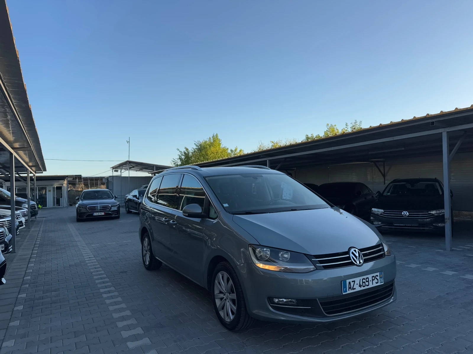 VW Sharan 2.0 TDI 7MESTA AVTOMAT PANO , снимка 3 - Автомобили и джипове - 56024078