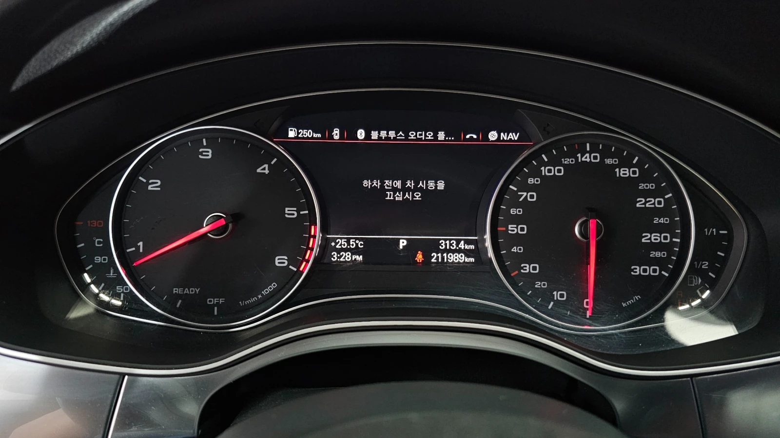 Audi A7 2017 RS7 PKG* 3.0 BiTDI Quattro* Head Up* Distrоni, снимка 6 - Автомобили и джипове - 56253123