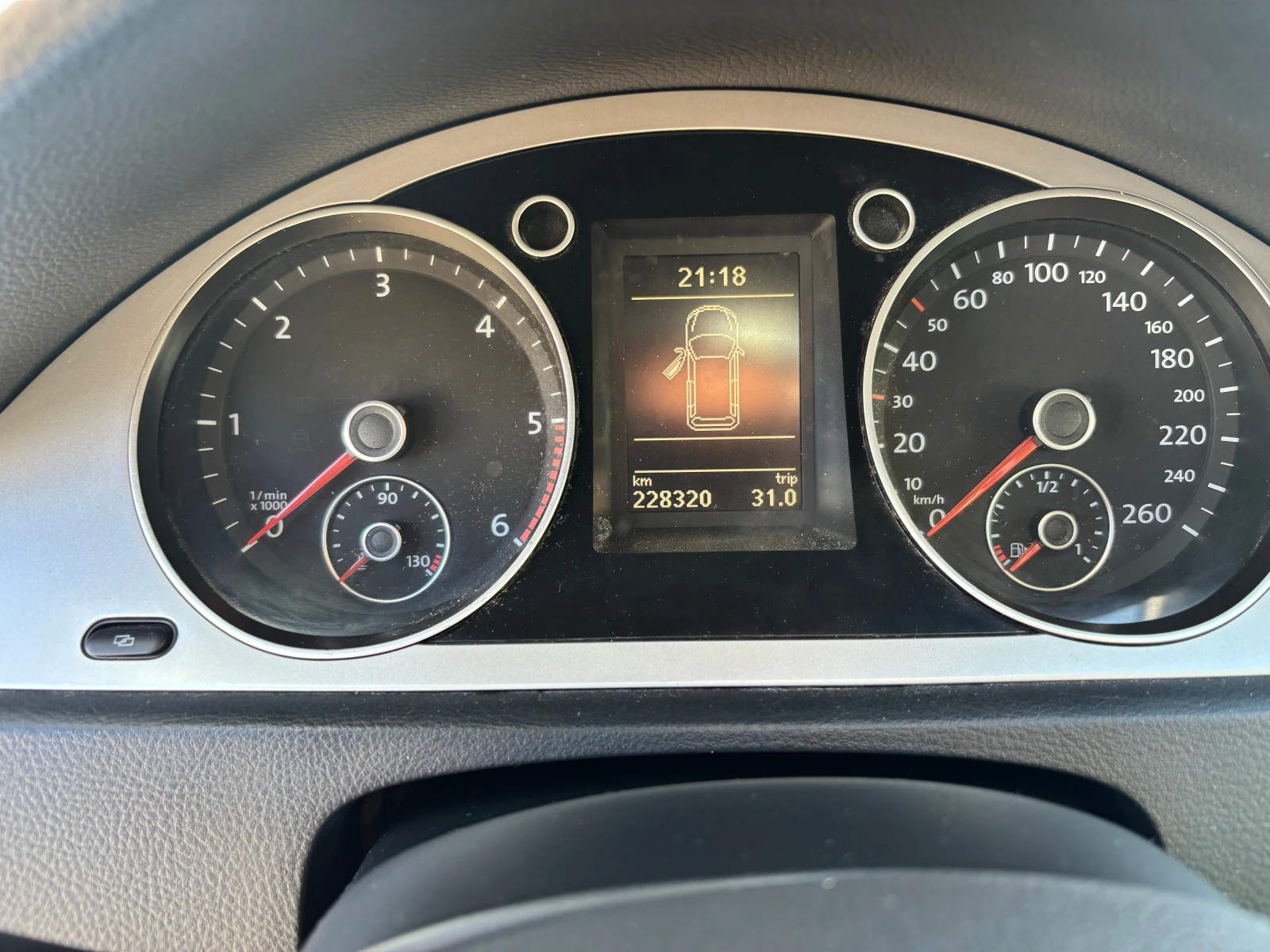 VW Passat 2.0TDI COMMONRAIL, снимка 16 - Автомобили и джипове - 56283217
