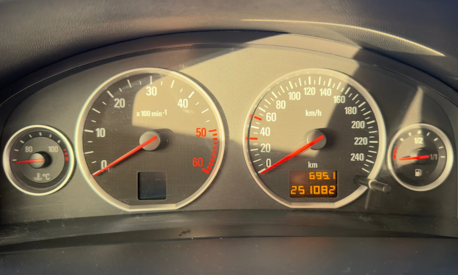 Opel Vectra 2.0 TDI, снимка 15 - Автомобили и джипове - 56357973