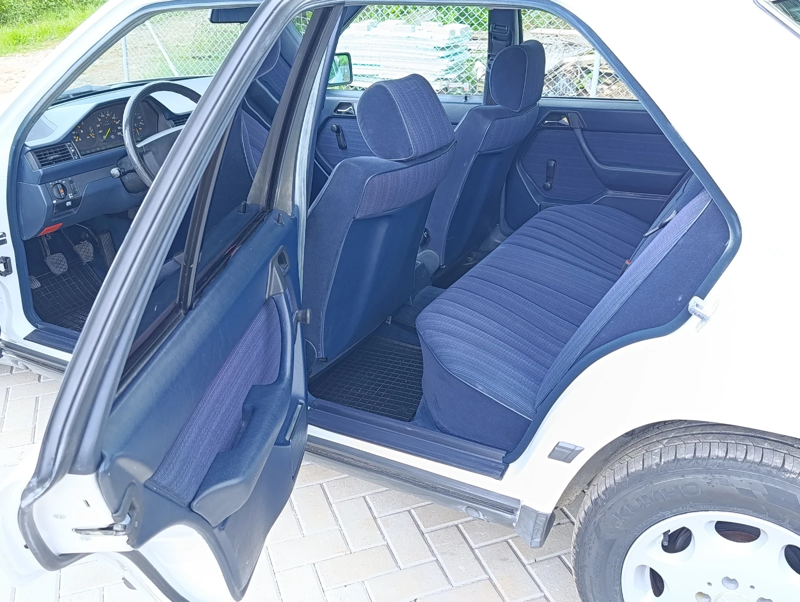 Mercedes-Benz E 250 Diesel , снимка 7 - Автомобили и джипове - 56536765