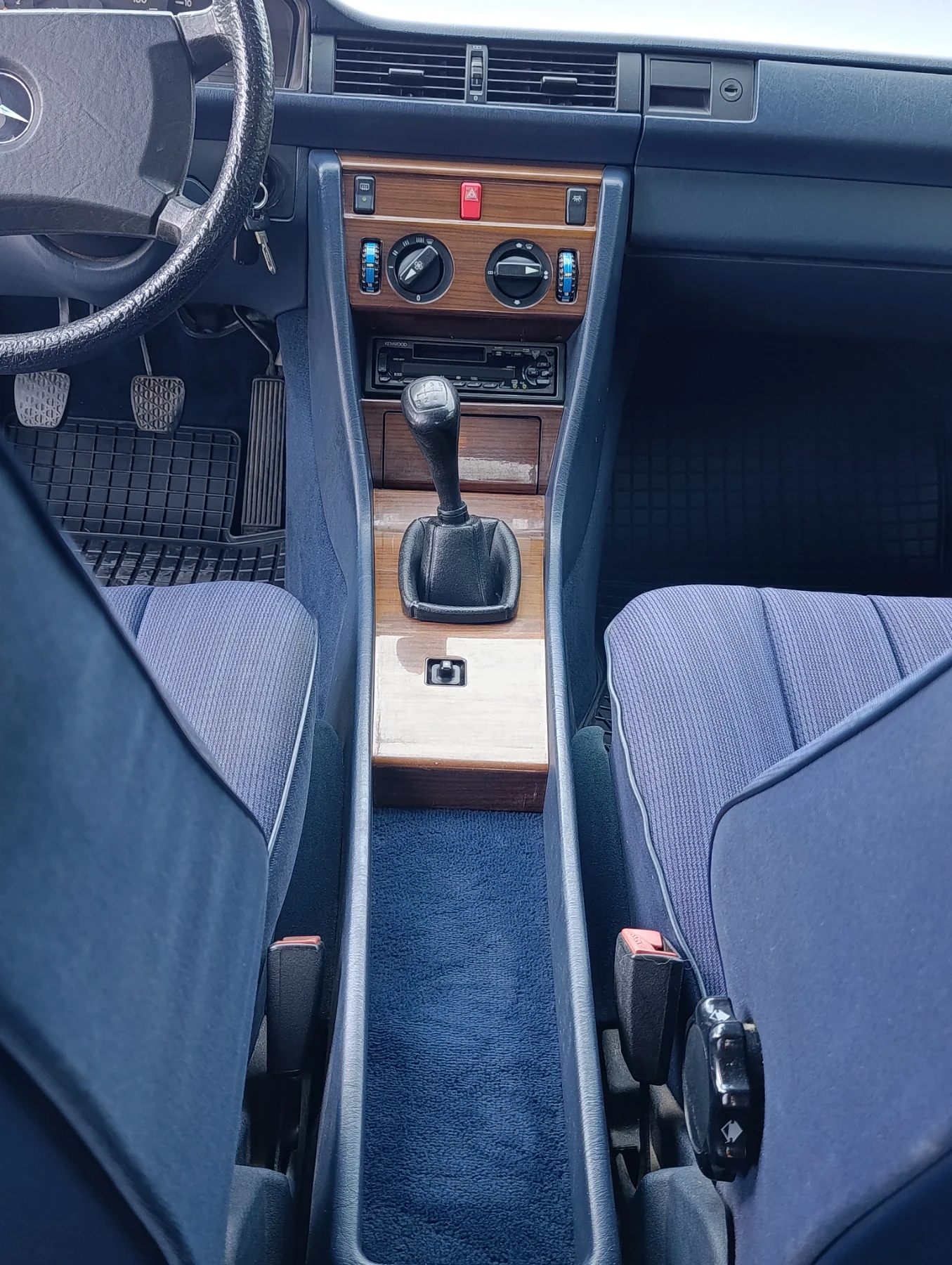 Mercedes-Benz E 250 Diesel , снимка 8 - Автомобили и джипове - 56536765