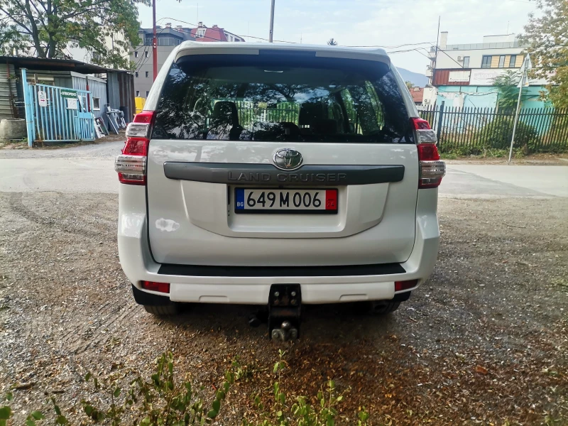 Toyota Land cruiser 2.8 D4D , снимка 6 - Автомобили и джипове - 47427483