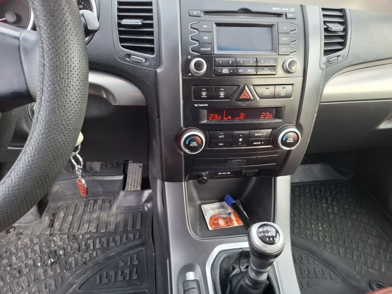 Kia Sorento 2.2.  - 194кс.   4?4, снимка 15 - Автомобили и джипове - 49243836