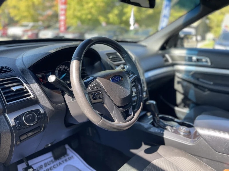 Ford Explorer XLT* 4WD* 7-местен* Pano* Подгрев, снимка 9 - Автомобили и джипове - 52699472