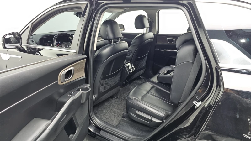 Kia Sorento 2.2CRDI/Пълна сервизна !!!, снимка 9 - Автомобили и джипове - 53371912