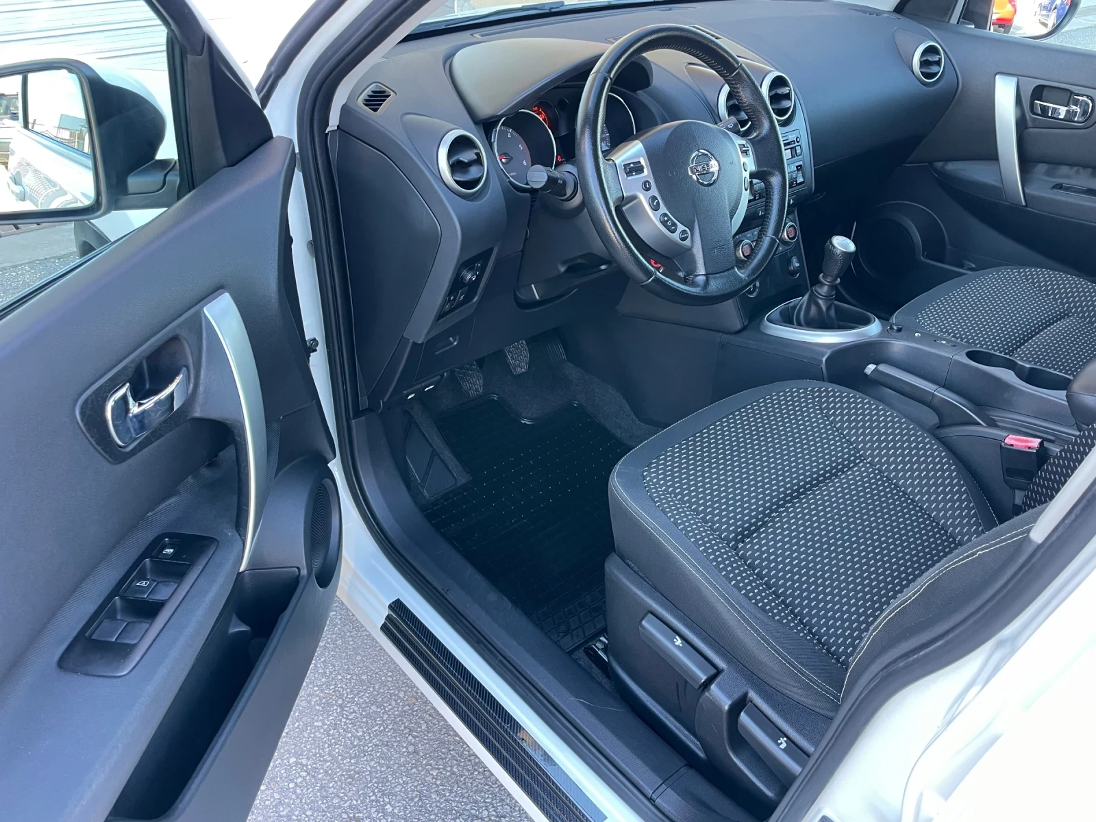 Nissan Qashqai 1.5DCi 103к.с. ИТАЛИЯ - изображение 10