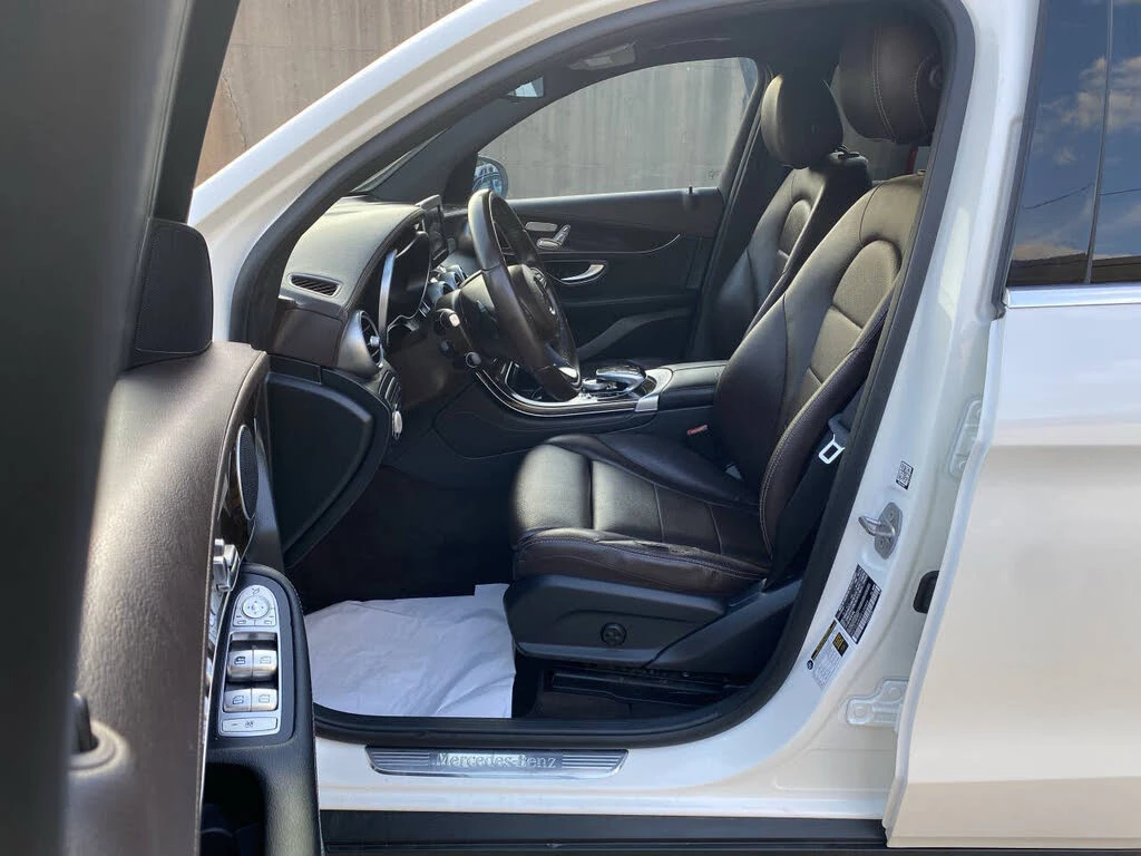 Mercedes-Benz GLC 300 * TOP* Pano* м.Точки* Камера* Кафява КОЖА* ПРОМО - изображение 10