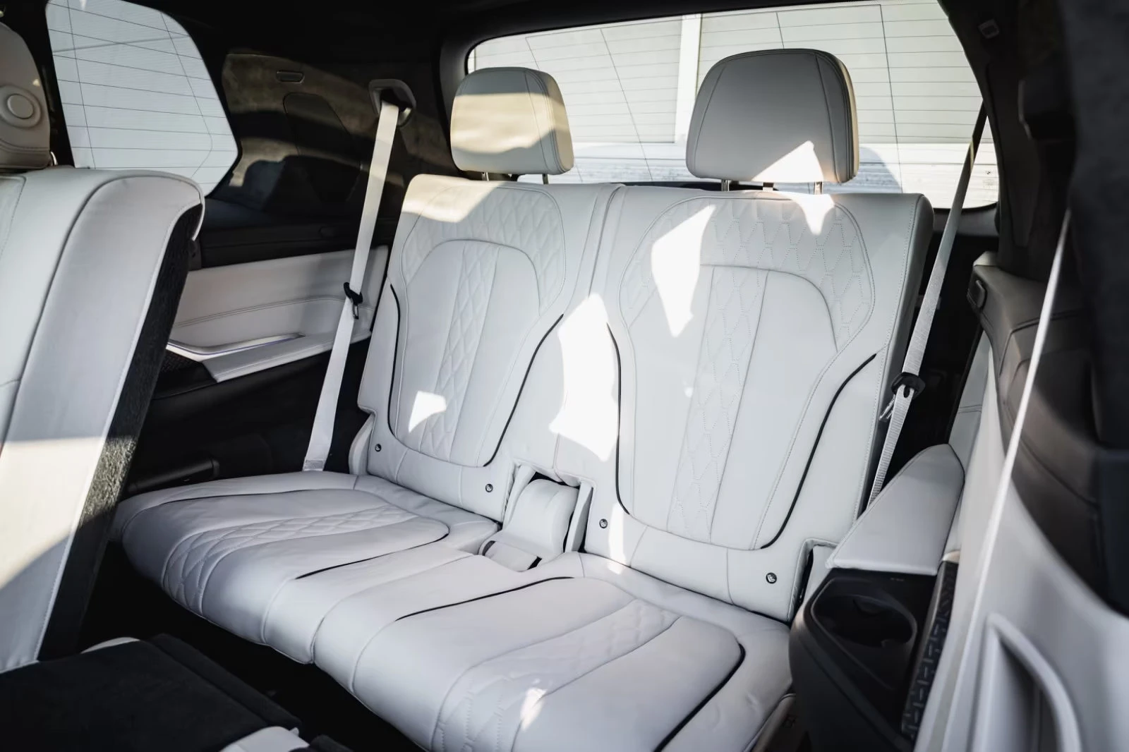 BMW X7 xDrive40i/340HP/7S/M-SPORT/PANO/360/MEMO/H&K/196q | Mobile.bg � ����������� 14