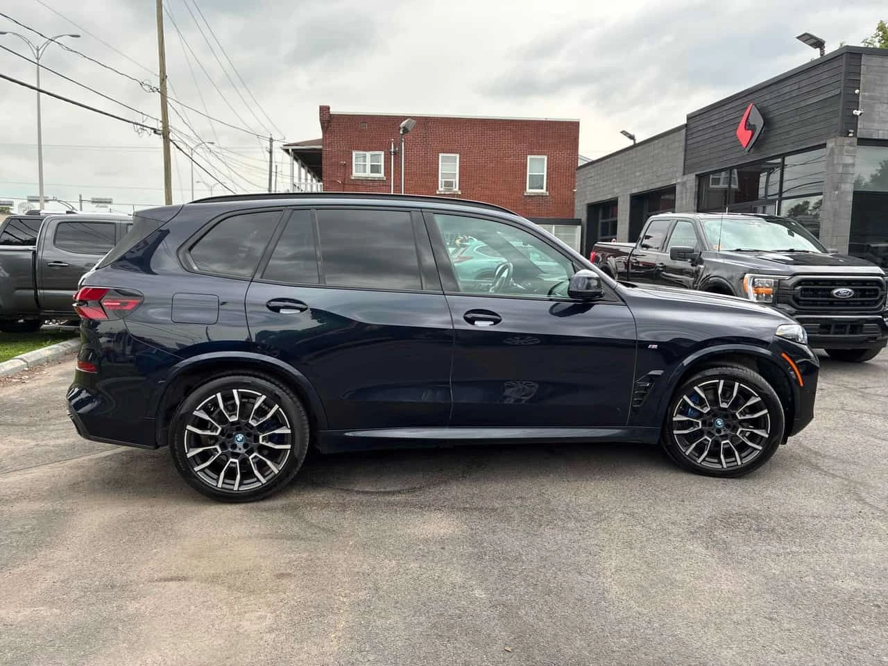 BMW X5 xDrive50e/ВЪЗДУШНО/ПАНОРАМА/ДИСТРОНИК/360, снимка 4 - Автомобили и джипове - 55287219
