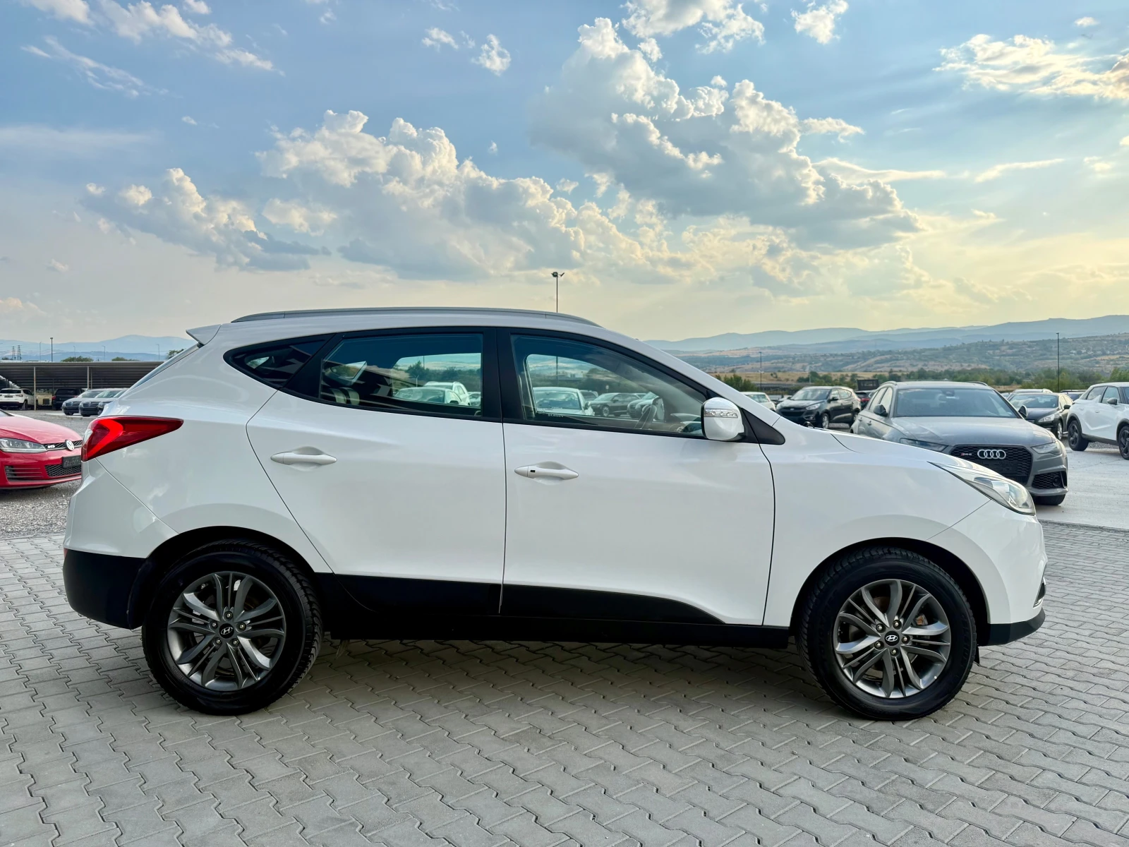 Hyundai IX35 1.7 crdi Собствен лизинг !!! Face lift full, снимка 4 - Автомобили и джипове - 55796761