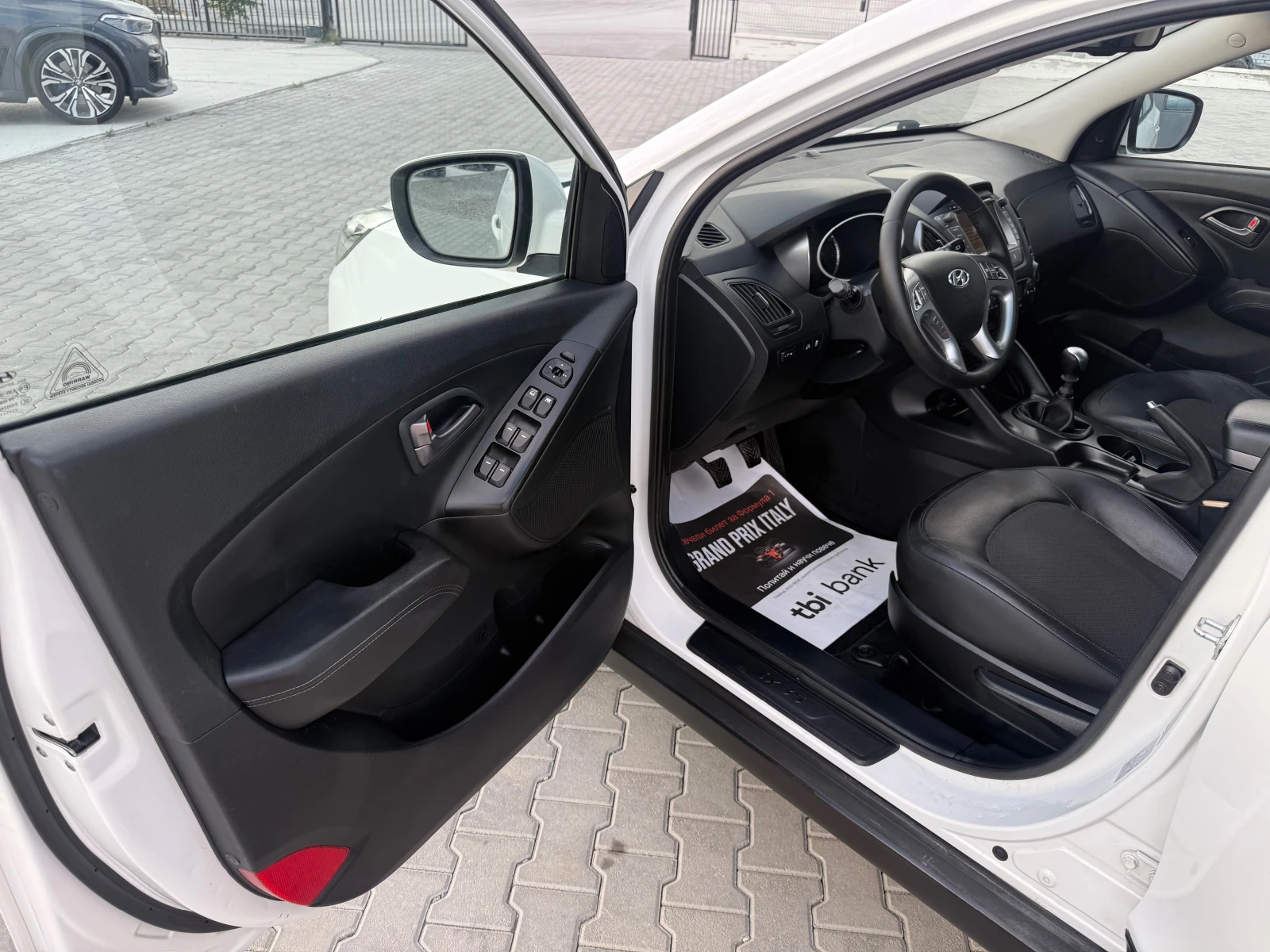 Hyundai IX35 1.7 crdi Собствен лизинг !!! Face lift full, снимка 14 - Автомобили и джипове - 55796761