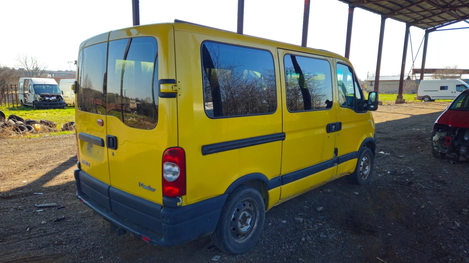 Renault Master 2.2dci/на части , снимка 3 - Бусове и автобуси - 53714783