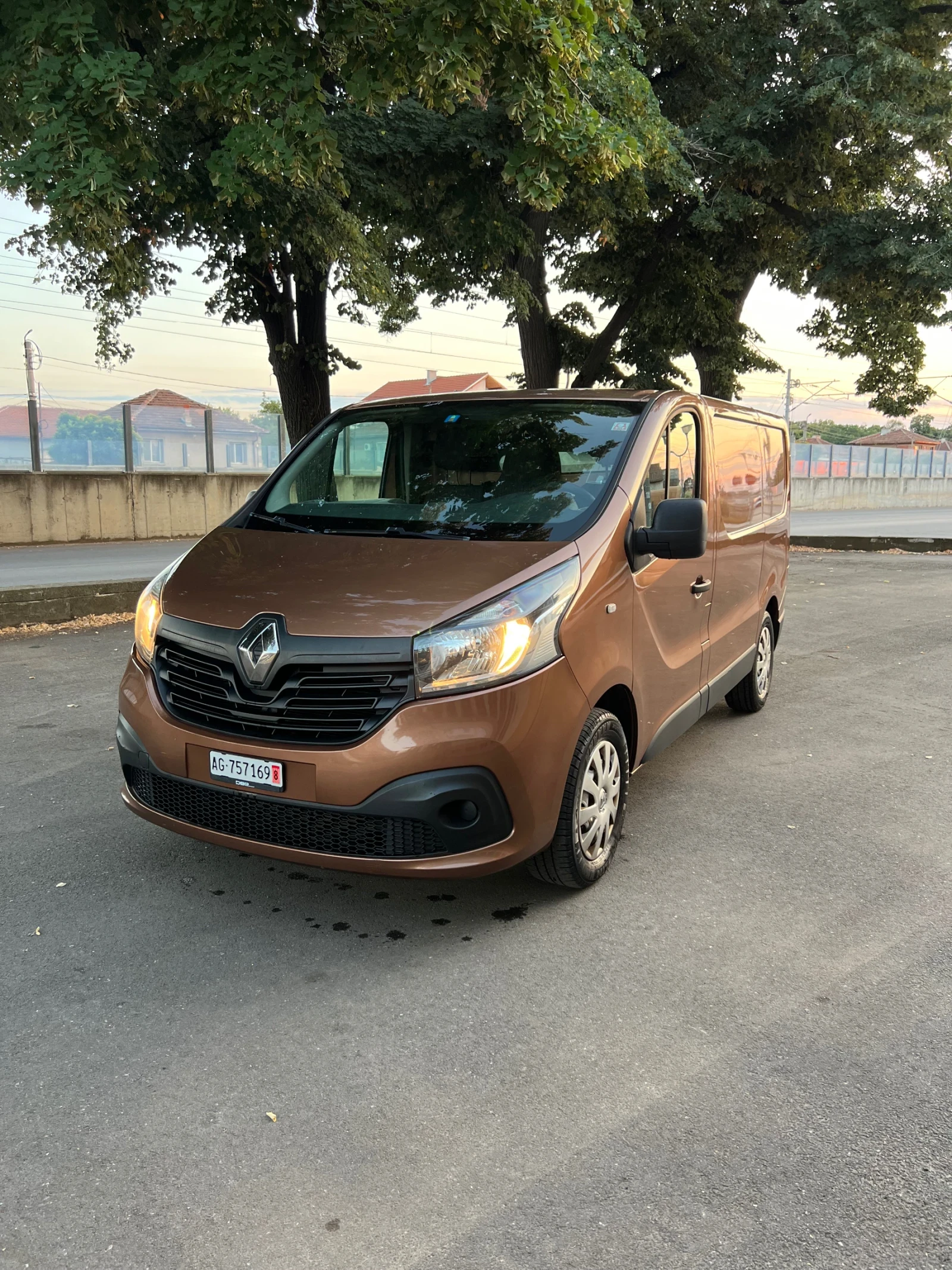 Renault Trafic 1.6DCi Klima Swiss, снимка 2 - Бусове и автобуси - 55715704