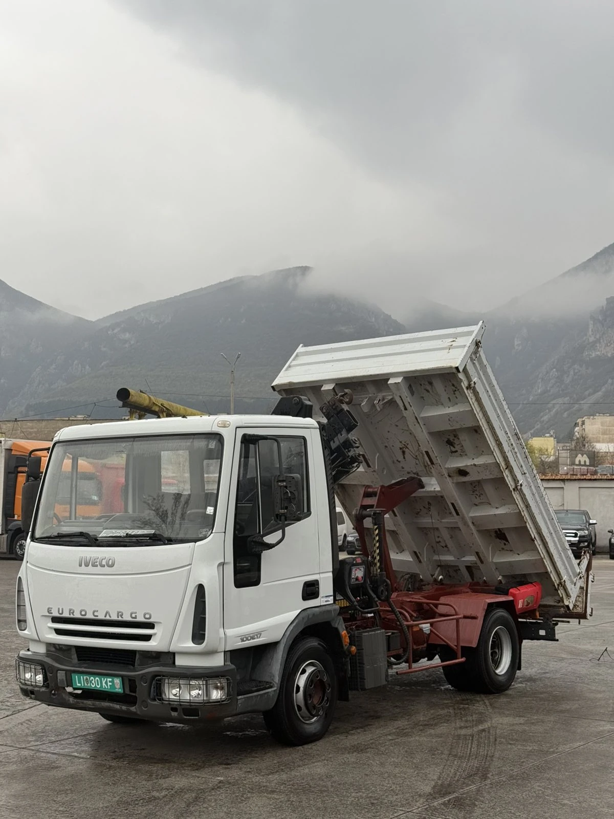 Iveco Eurocargo 100E17 с Кран - Перфектен, снимка 1