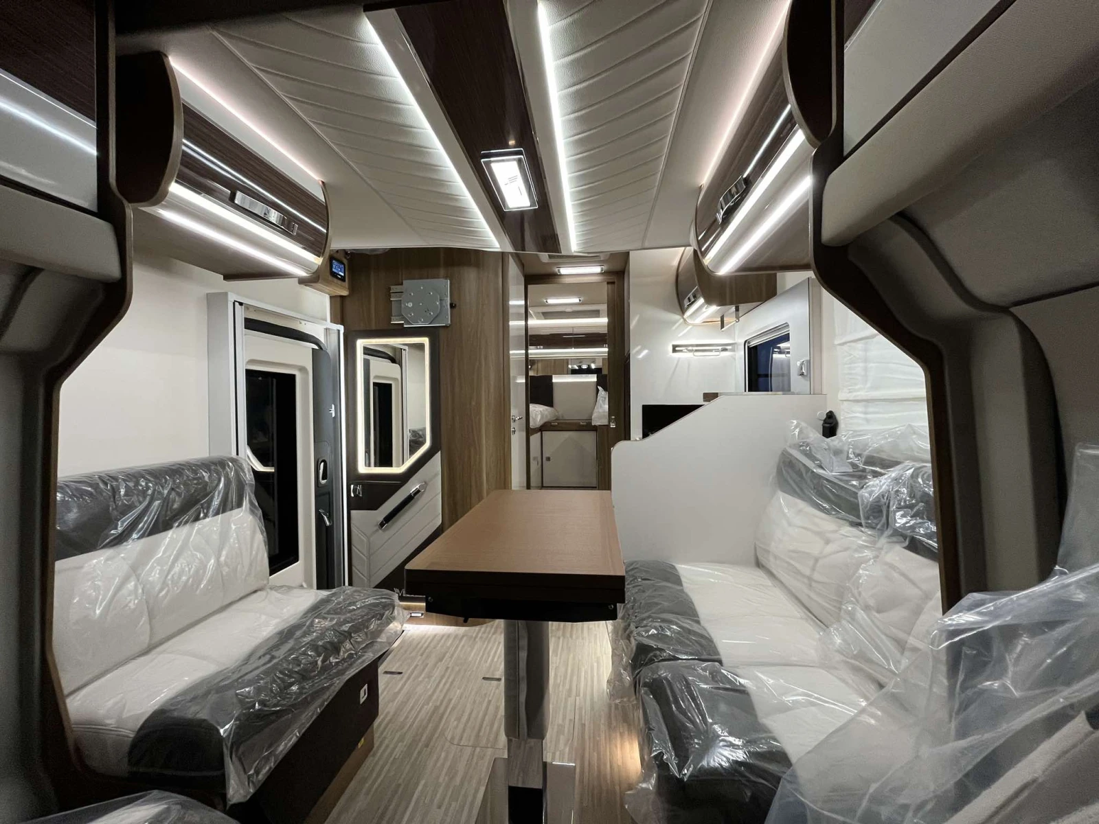 Кемпер Mobilvetta Krosser 2025 Двоен под* NAVI* Камера - изображение 6