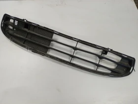 решетка предна броня Мицубиши Спейс Стар 1.2 бензин