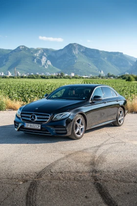 Mercedes-Benz 220, снимка 1