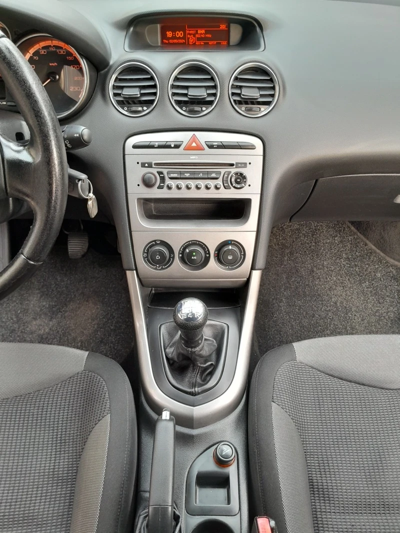 Peugeot 308 1.6 benzin/gas, снимка 15 - Автомобили и джипове - 45569011