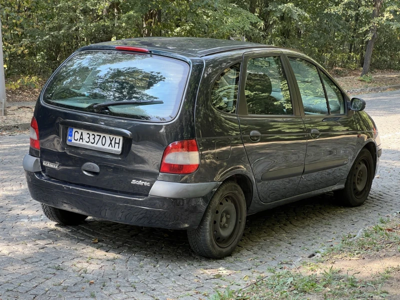 Renault Scenic 1.9dCi, снимка 4 - Автомобили и джипове - 46937527