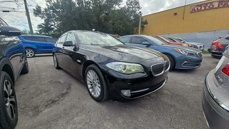 BMW 535 Premium audio* Kамера* Подгрев* Keyless* HID* Пано, снимка 1 - Автомобили и джипове - 48090046