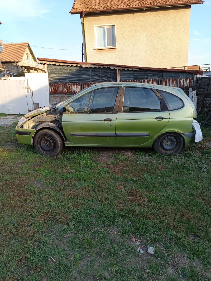 Renault Scenic, снимка 3 - Автомобили и джипове - 48237440