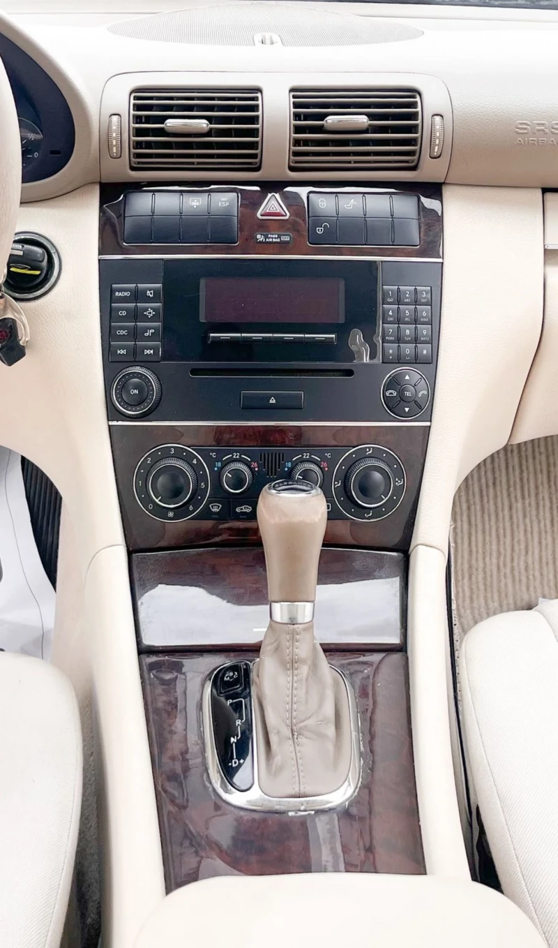 Mercedes-Benz C 200 Avtomat 2.2cdi Face , снимка 15 - Автомобили и джипове - 52639198