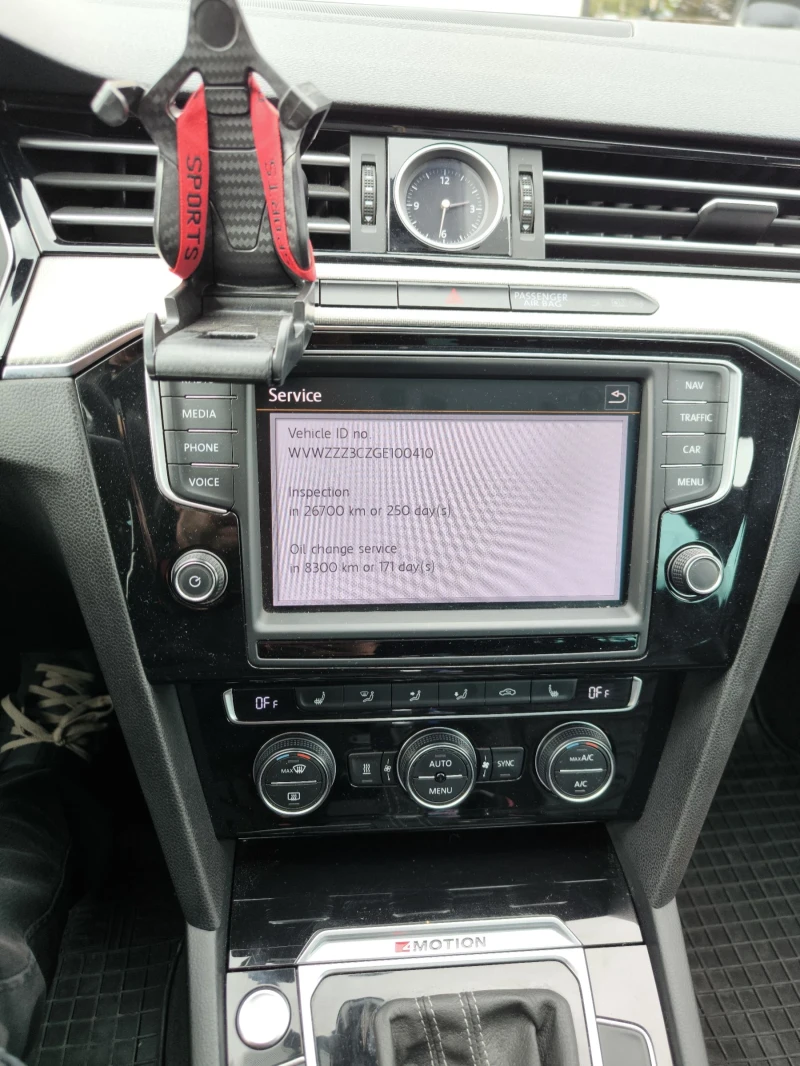 VW Passat 2.0TDI R-LINE, снимка 17 - Автомобили и джипове - 52148045