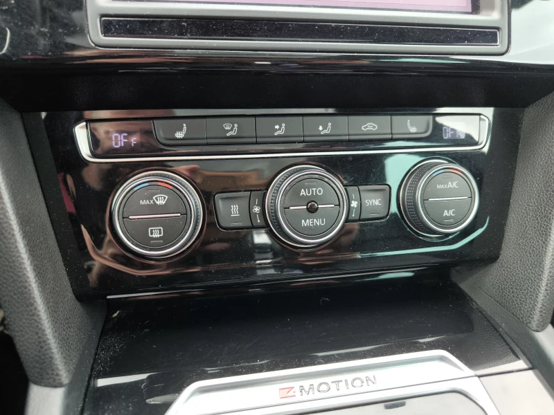 VW Passat 2.0TDI R-LINE, снимка 16 - Автомобили и джипове - 52148045
