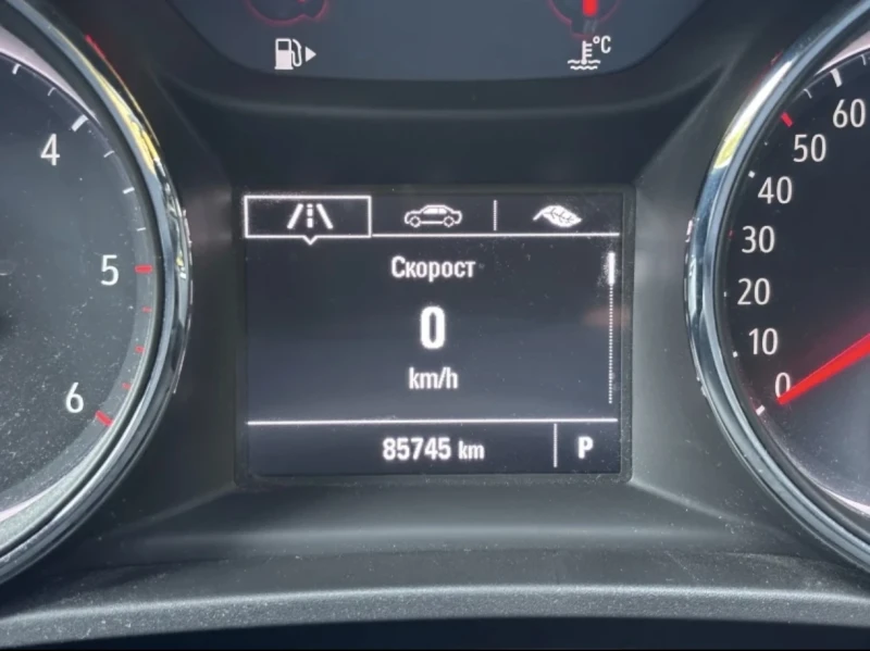 Opel Insignia Grand Sport, снимка 9 - Автомобили и джипове - 53206334