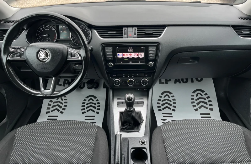 Skoda Octavia 1.6tdi* 110k.c* NAVI* ITALY, снимка 8 - Автомобили и джипове - 53442675