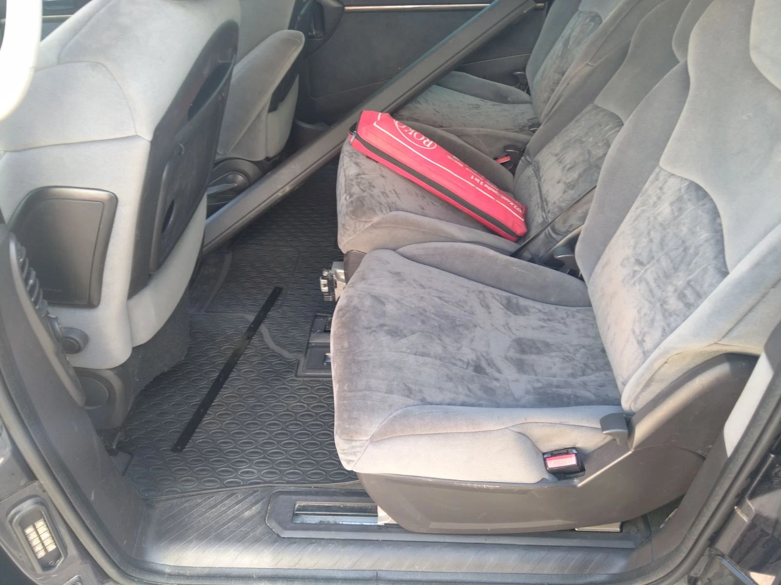 Citroen C8 2, 0 HDi - изображение 9