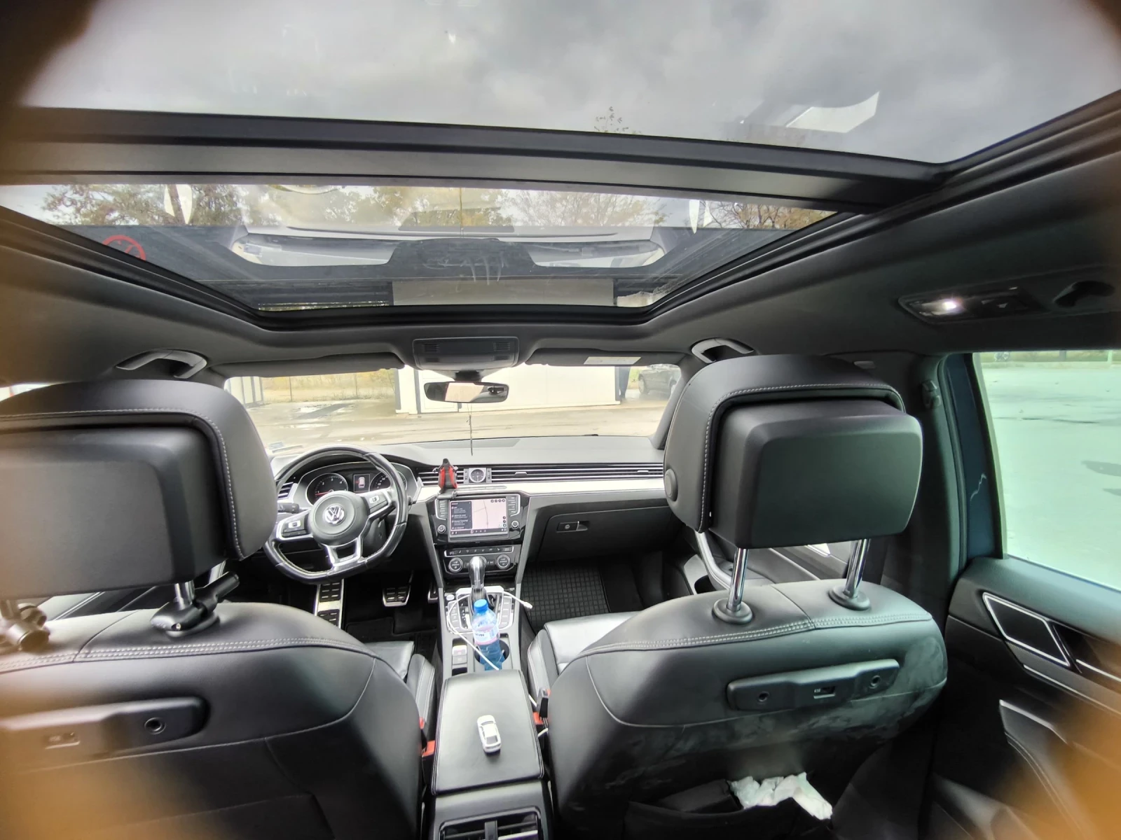 VW Passat 2.0TDI R-LINE, снимка 13 - Автомобили и джипове - 52929637